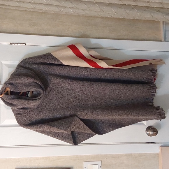 Roots Jackets & Blazers - ROOTS Poncho one size